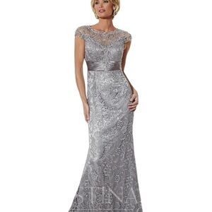 Elegant Lace Maxi Dress in Gray